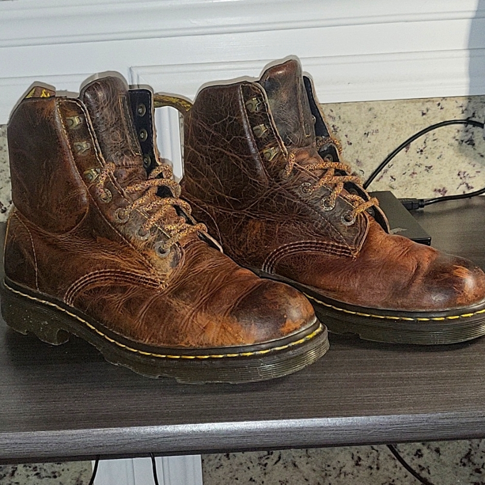 Mens Doc Martens Croftons Size 11